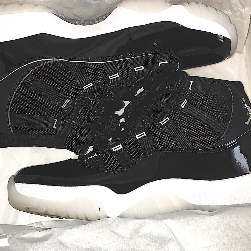 Jordan retro 11’s